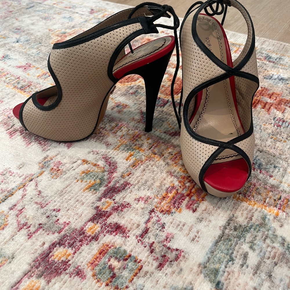 Pour La Victoire Beige and Black Peep Toe Heels
